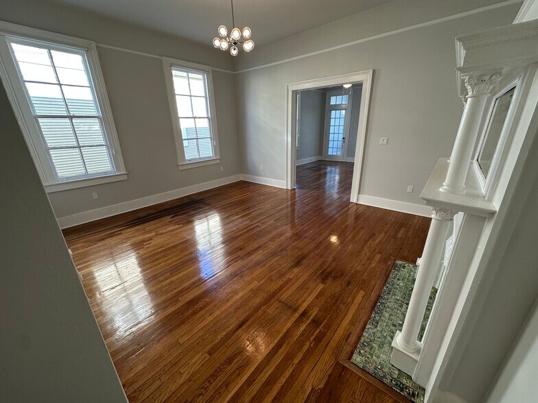 Dining Room - 5520 Loyola Ave