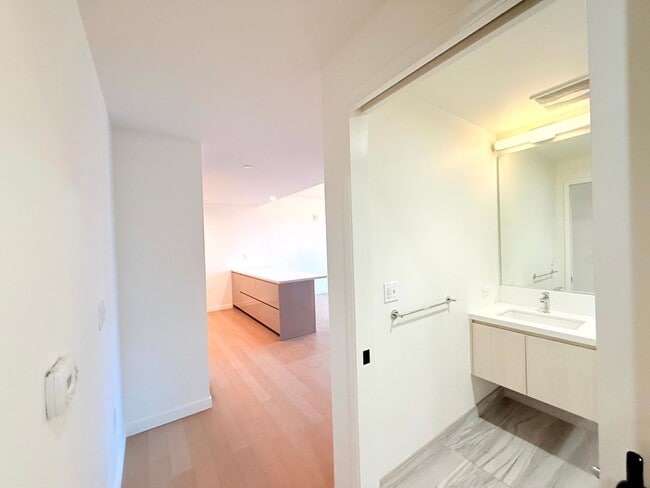 Building Photo - Very Unique Spacious Two Bedroom - Two bath luxury Condo with Views and Pool