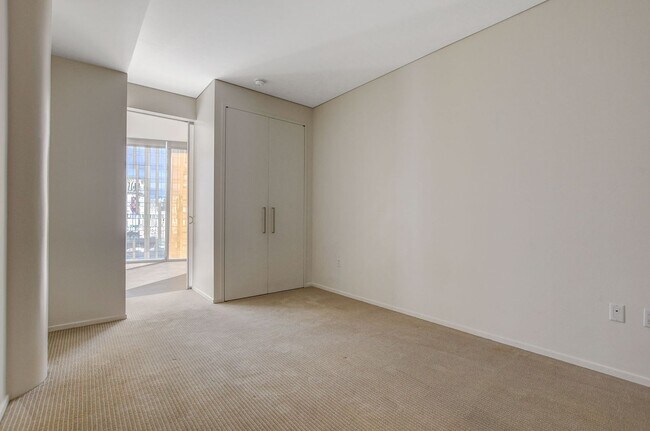 Building Photo - Veer Towers 1501E- 1Bd/1Ba Residence with Views of Waldorf Astoria/MGM/Airport