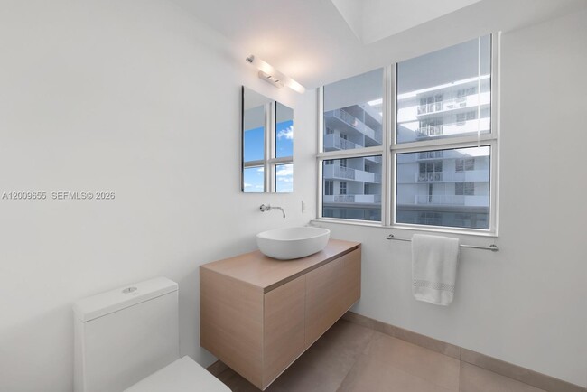 Building Photo - 5801 Collins Ave