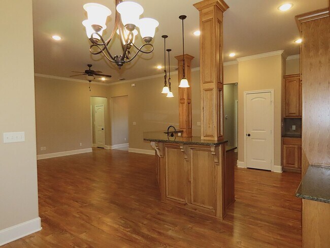 Building Photo - Extraordinary 3 Bedroom, 2 Bath Home in Southeast Tyler! Coming Soon!