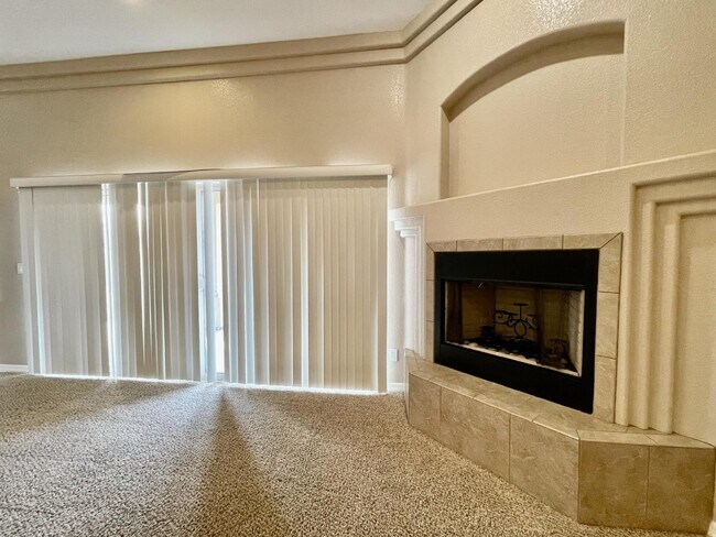 Building Photo - BHCRENT.COM Golf Course Living - Gated Com...