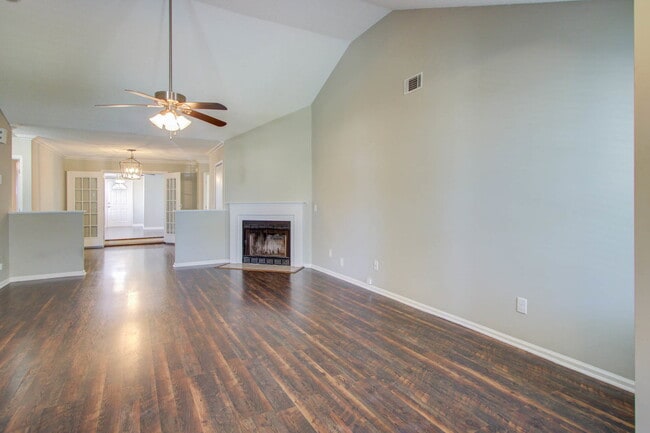 Building Photo - 156 Pecan Grove Ave