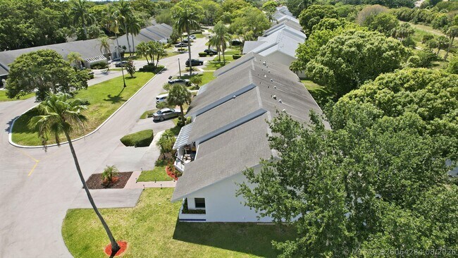 Building Photo - 10775 Waterberry Dr
