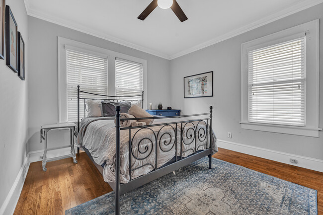 Second bedroom with a cozy Queen-sized bed - 1876 DeKalb Ave NE