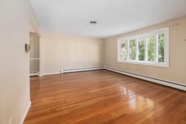 Building Photo - 11A Centre Ln