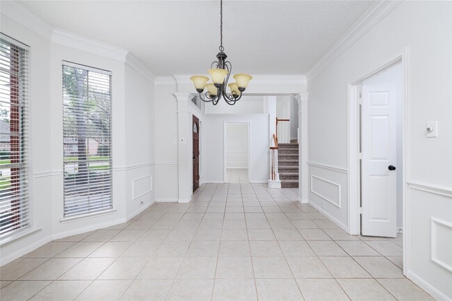 Building Photo - 107 N Sunny Slope Cir