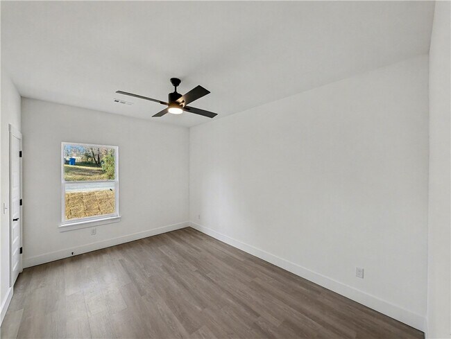 Building Photo - 43 Blairgowrie Dr