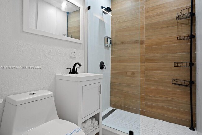 Building Photo - 445 SW 62nd Ct