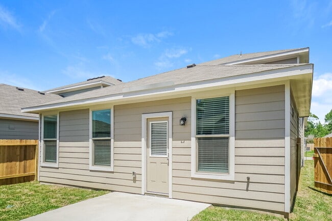 Building Photo - 16630 Spirit St