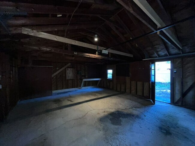 Building Photo - 178 Whitney St