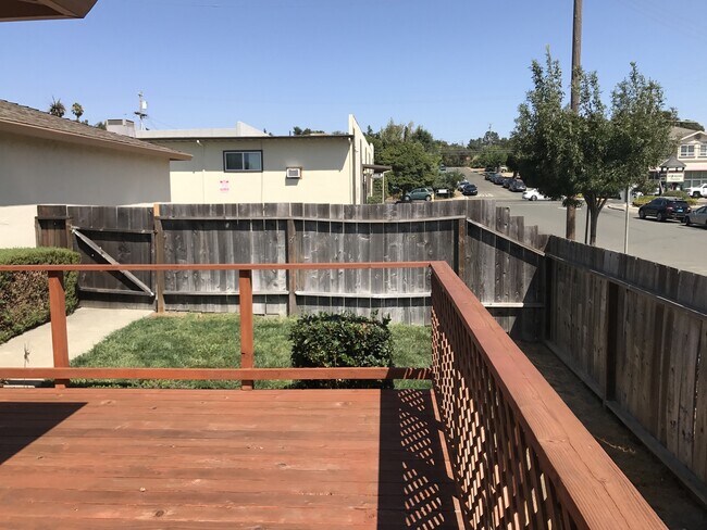Building Photo - Downtown Benicia Duplex