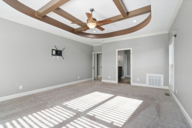 Building Photo - Pet Friendly on Exit 8!