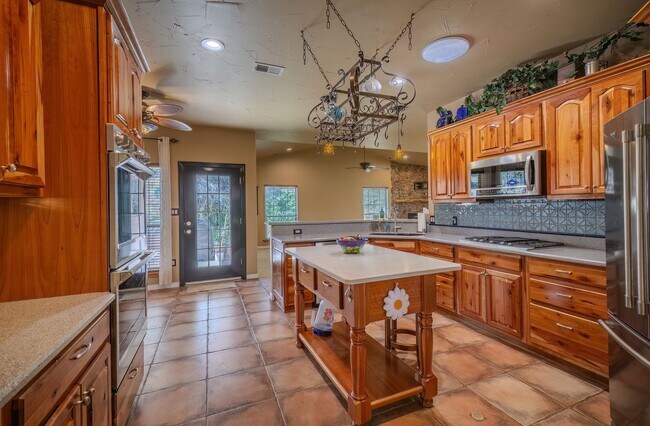 Building Photo - 111 Coker Ln