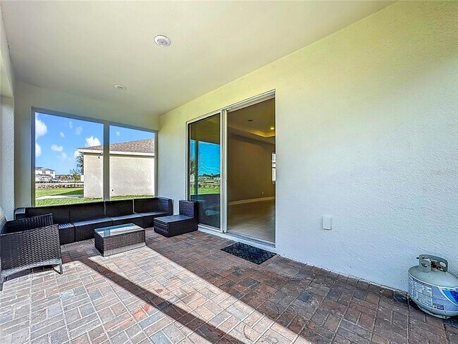 Building Photo - 2232 Bur Oak Blvd