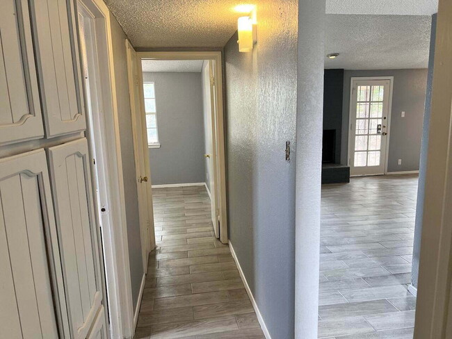 Building Photo - 1504B Monte Sanders Ln