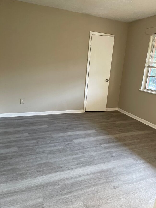 Building Photo - Duplex in Douglasville