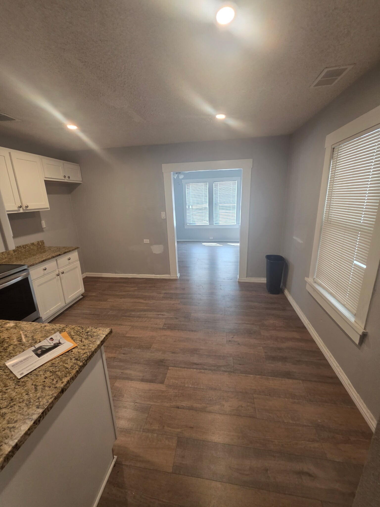 Building Photo - 211 W Huff Ave