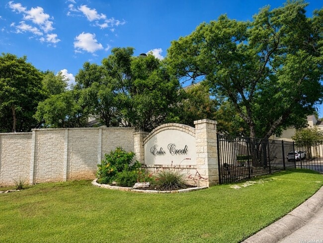 Building Photo - 8535 Echo Creek Ln