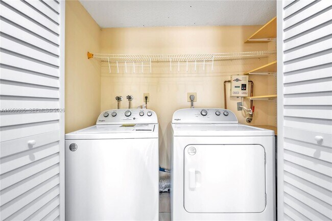 Building Photo - 1301 SW 124th Ct