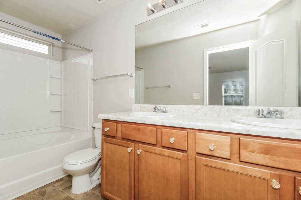 Building Photo - 162 High Point Way