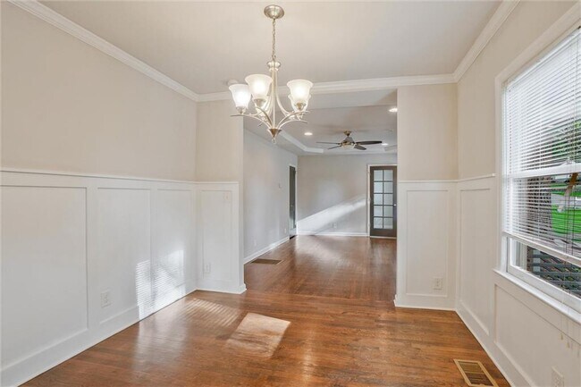 Building Photo - 1834 Ridgeland Dr