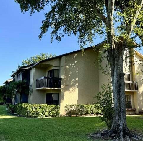 Building Photo - 5055 Oakhill Ln