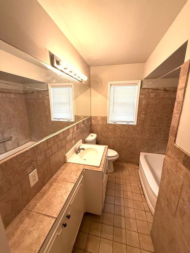 Building Photo - ** 3 bed 2 bath located in Morningview **Call (334-366-9198 for a  self viewing)