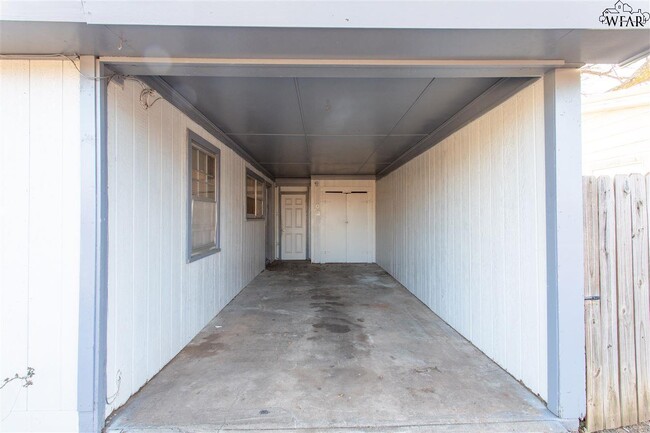 Building Photo - 2939 Moffett Ave