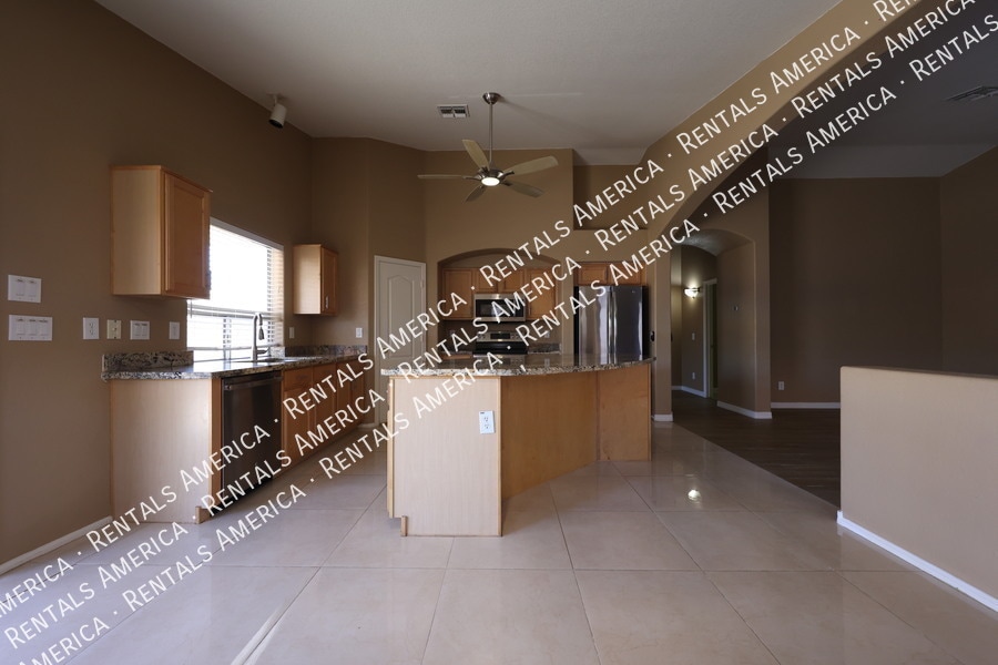 Building Photo - 42604 W Oakland Dr