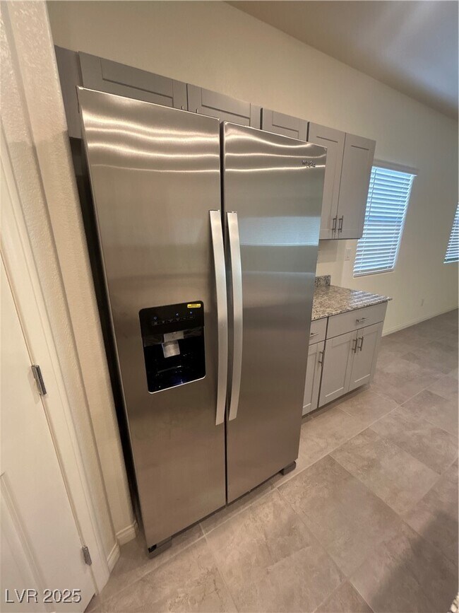 Building Photo - 213 Late Harvest Ave