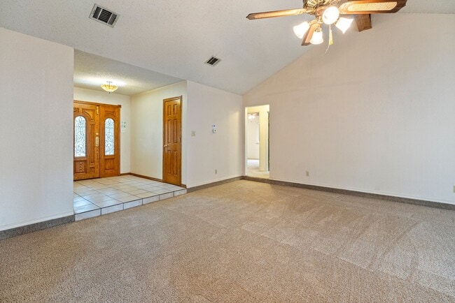 Building Photo - Lovely 3 Bedroom, 2 Bathroom in North Central Austin!!!