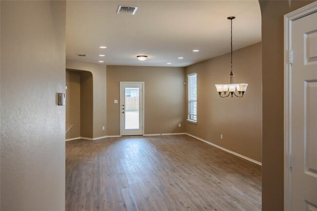 Building Photo - 1044 Clove Hitch Dr