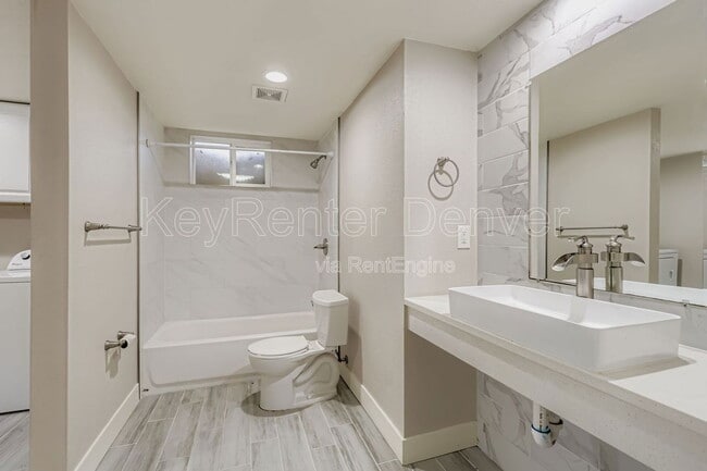 Building Photo - 4350 E Utah Pl