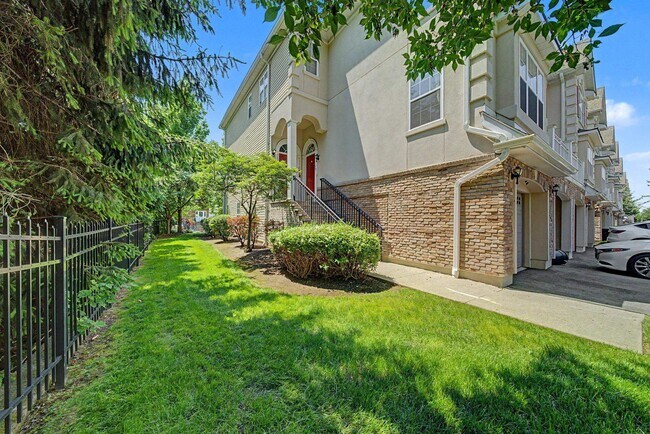 Building Photo - 180 Blue Heron Dr