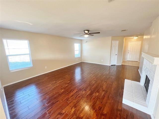 Building Photo - 321 Briar Oaks Dr