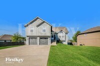 Building Photo - 812 Emerson Dr