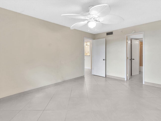 Building Photo - 1421 S Ocean Blvd
