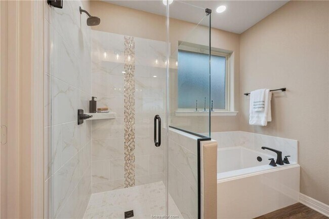 Building Photo - 4 Bedroom, 2 Bath in Dove Crossing Subdivi...