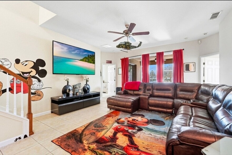 Building Photo - 4980 Castle St W