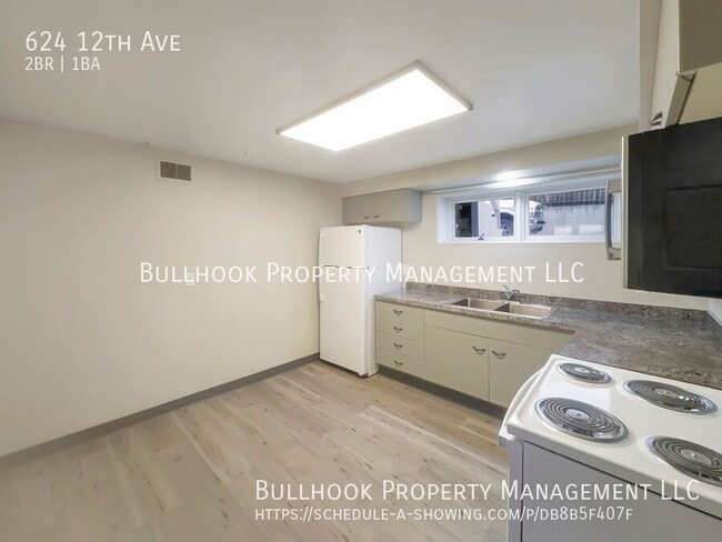 Building Photo - 624 12th Ave