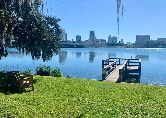 Beautiful views of downtown Orlando - 320 Lakeview St