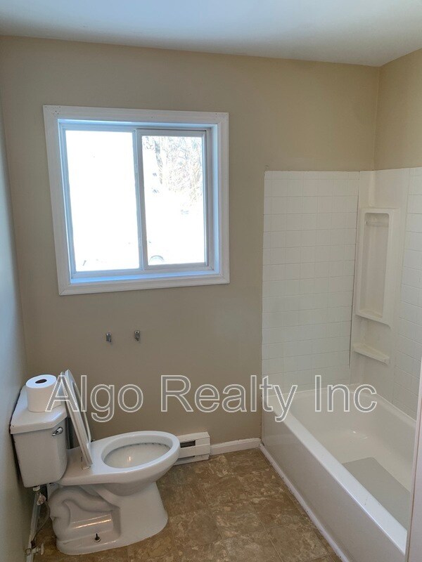 Building Photo - 1427 N Morgan Ave