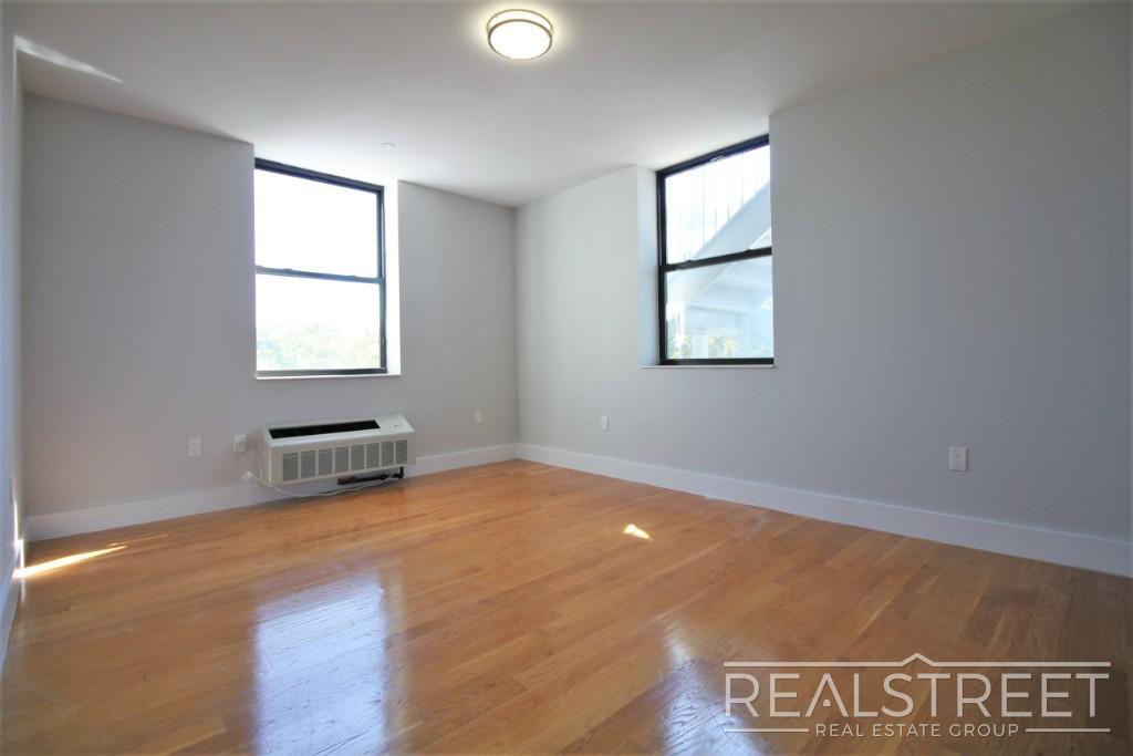 Building Photo - LUXURY 3 BR in Queens!