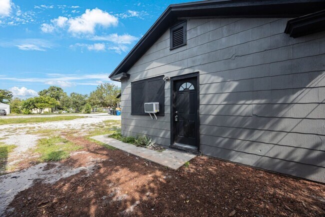 Primary Photo - 317 N Highland Ave