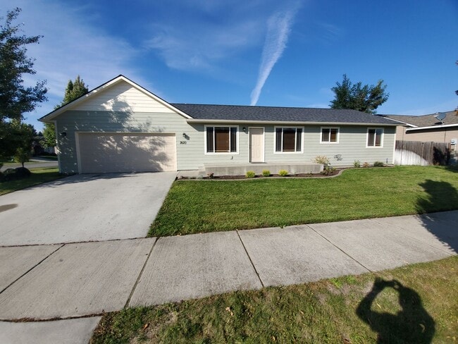 Building Photo - Great Family Home