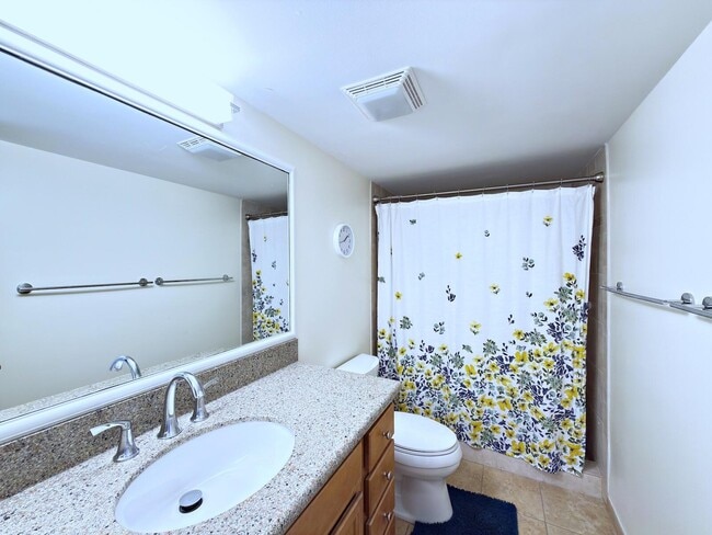 Building Photo - 3546 S Ocean Blvd