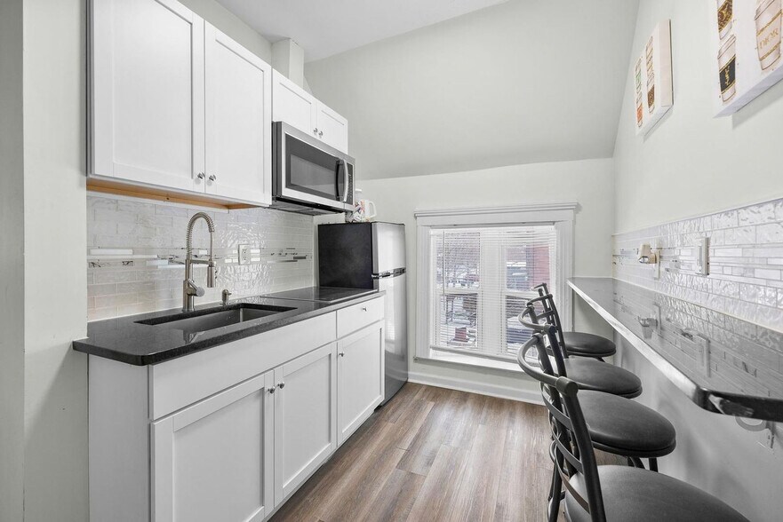 Building Photo - 3838 Bagley St