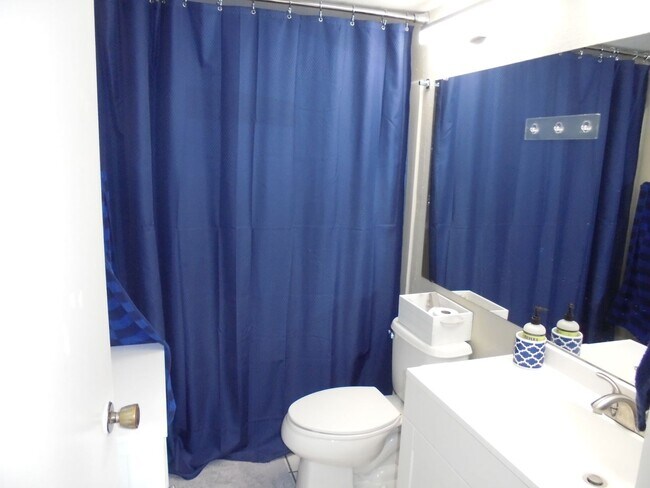 Building Photo - Great Rental