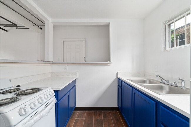 Building Photo - 3705 Mandell St